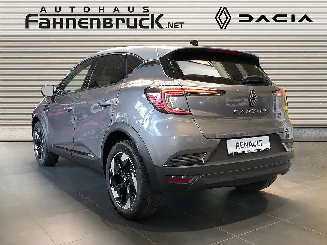 Renault Captur - Thumbnail 3