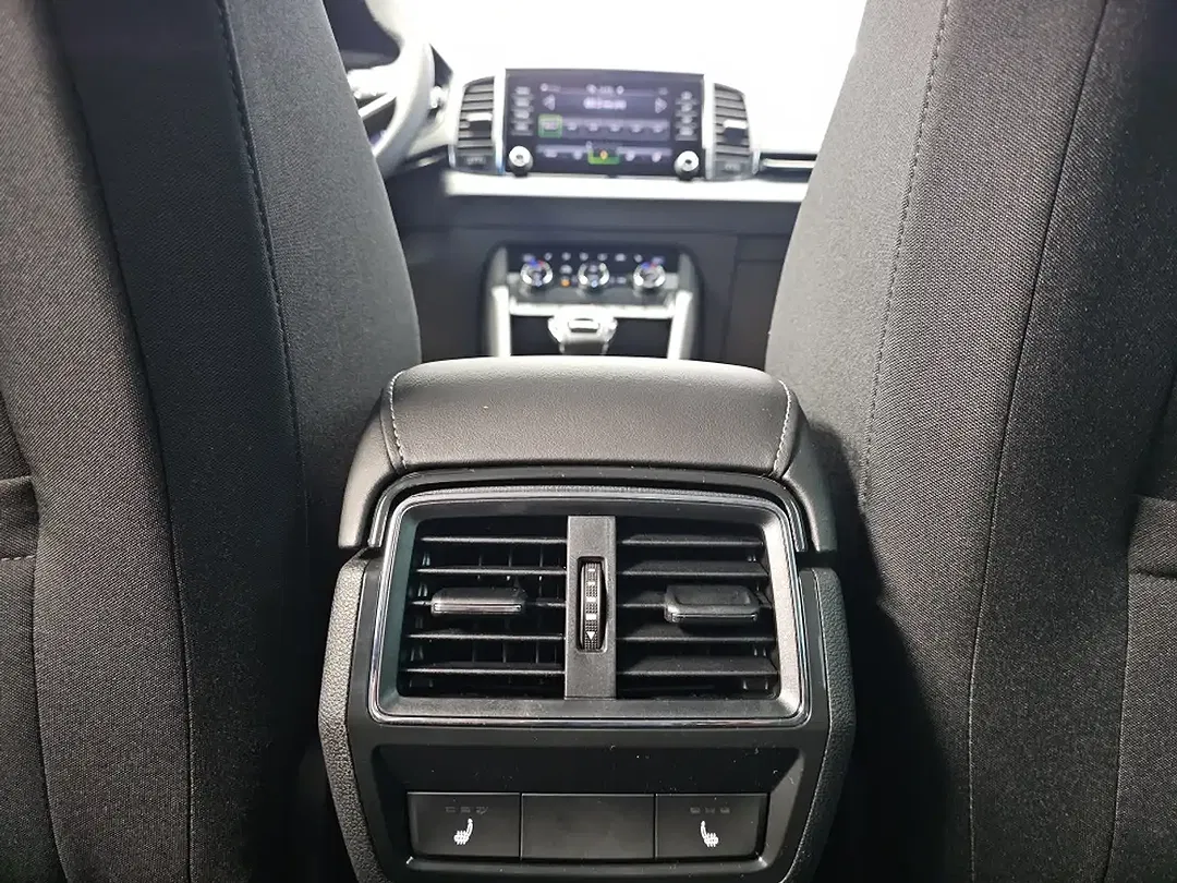 Skoda Karoq - Thumbnail 11