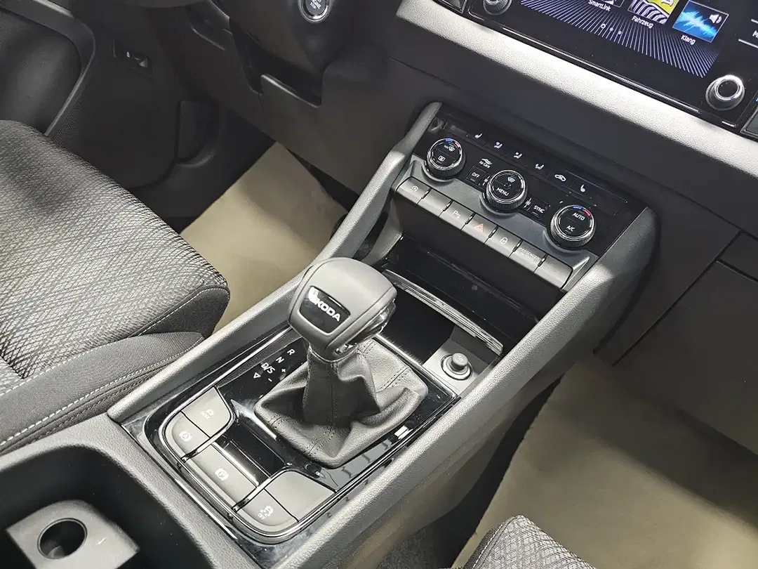 Skoda Karoq - Thumbnail 13