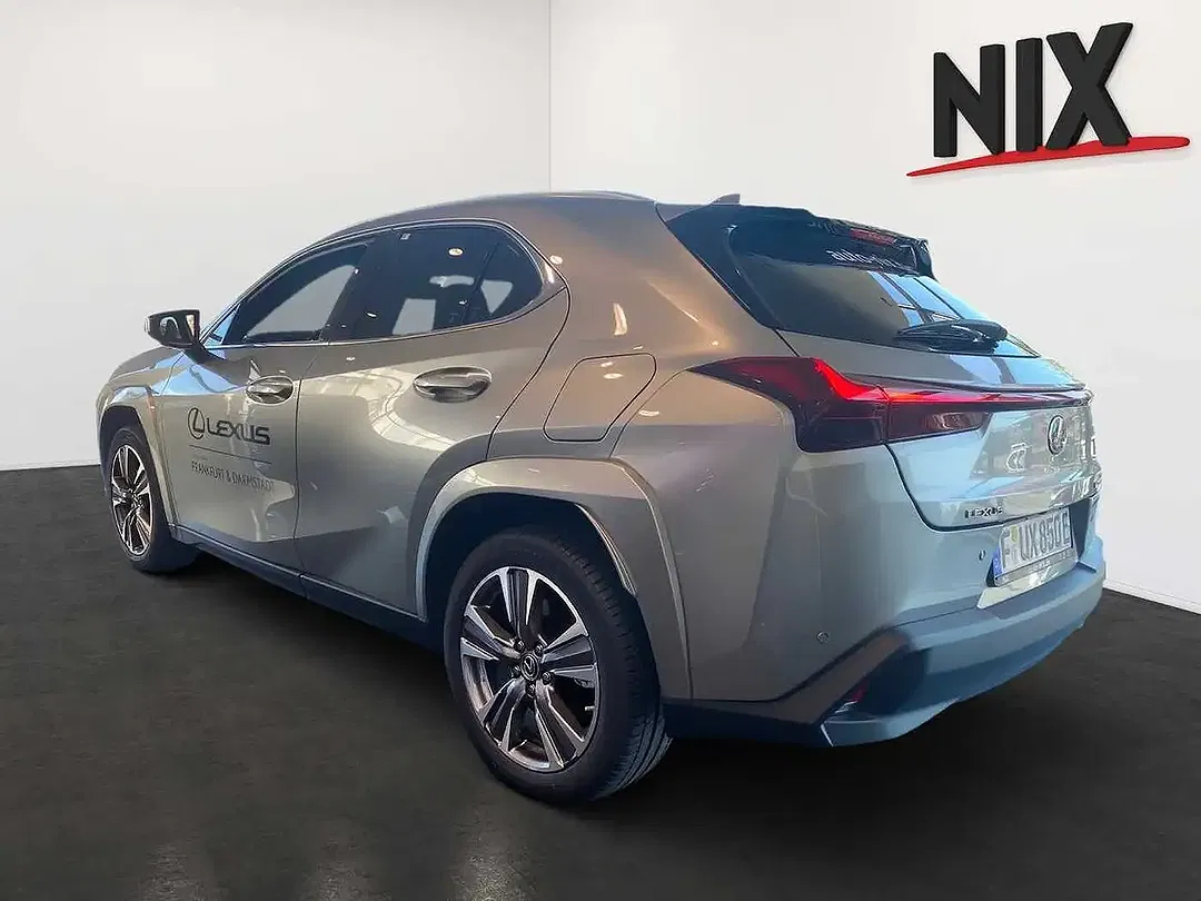 Lexus UX 300e - Thumbnail 5