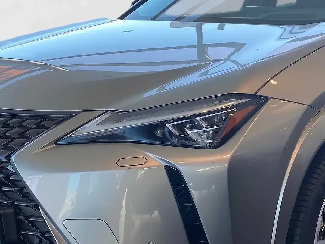 Lexus UX 300e - Thumbnail 7
