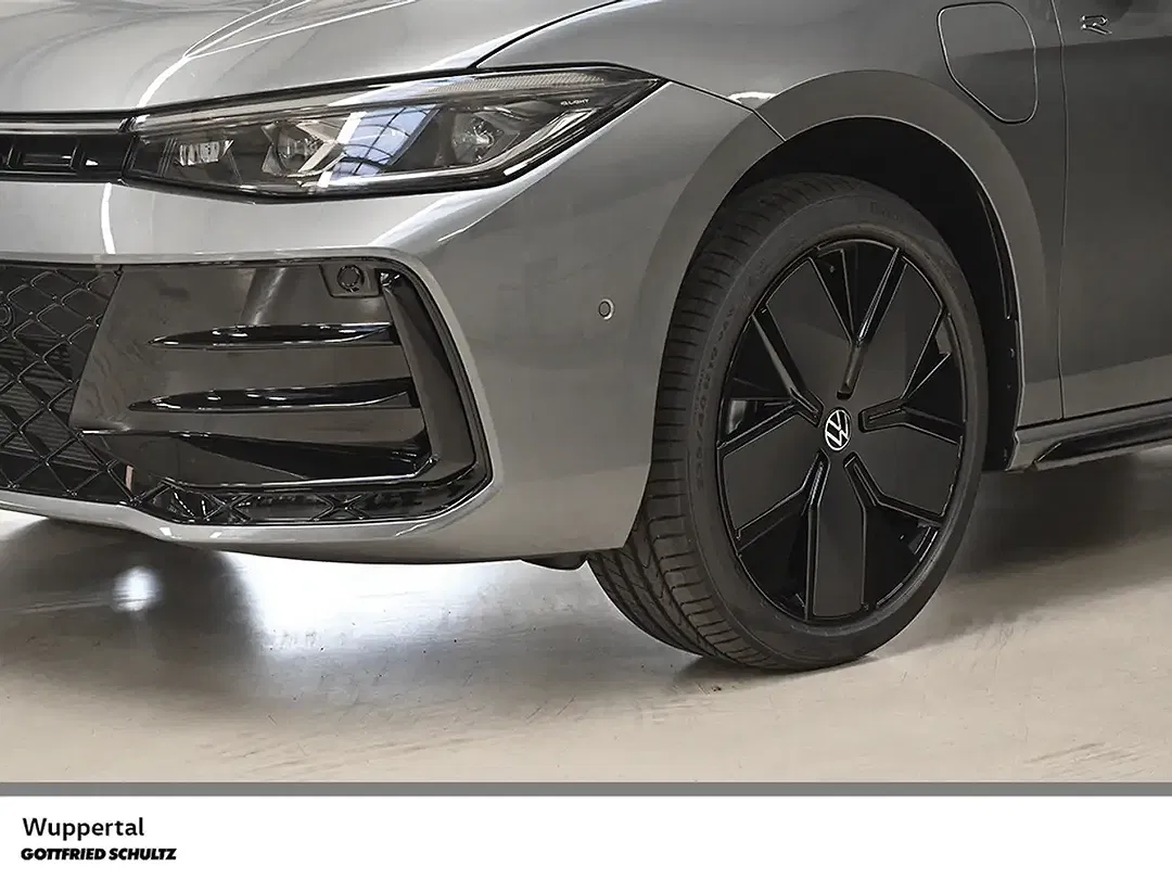 Volkswagen Passat - Thumbnail 5