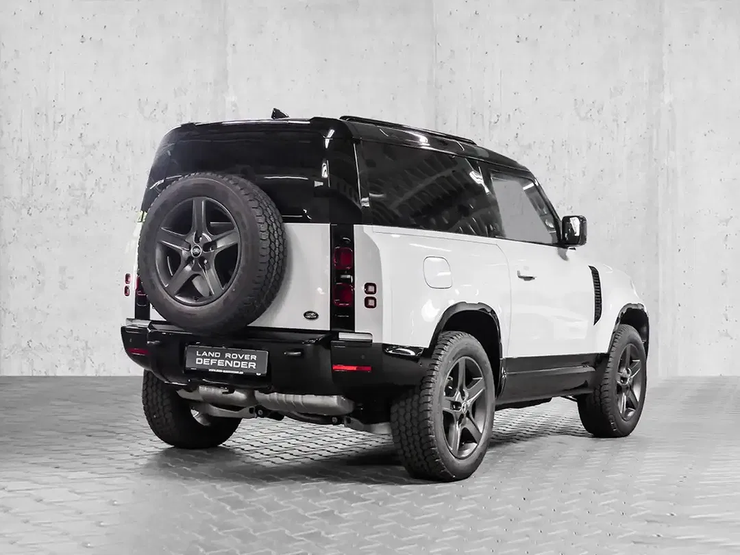 Land Rover Defender - Thumbnail 2