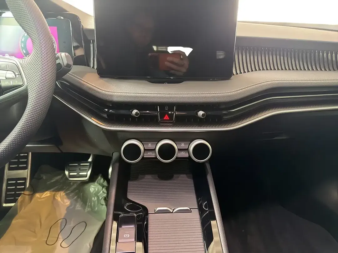 Skoda Superb - Thumbnail 13
