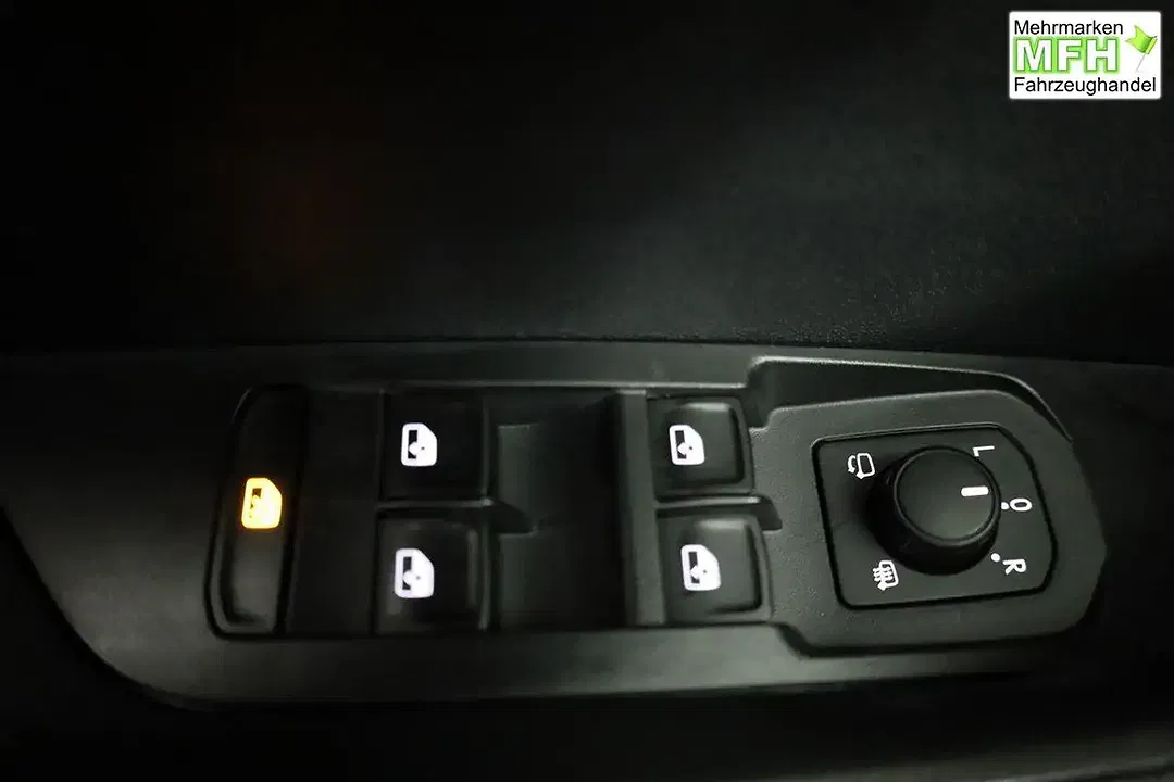Skoda Karoq - Thumbnail 7