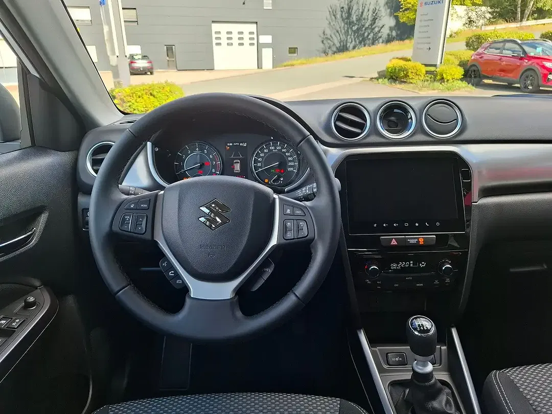 Suzuki Vitara - Thumbnail 10