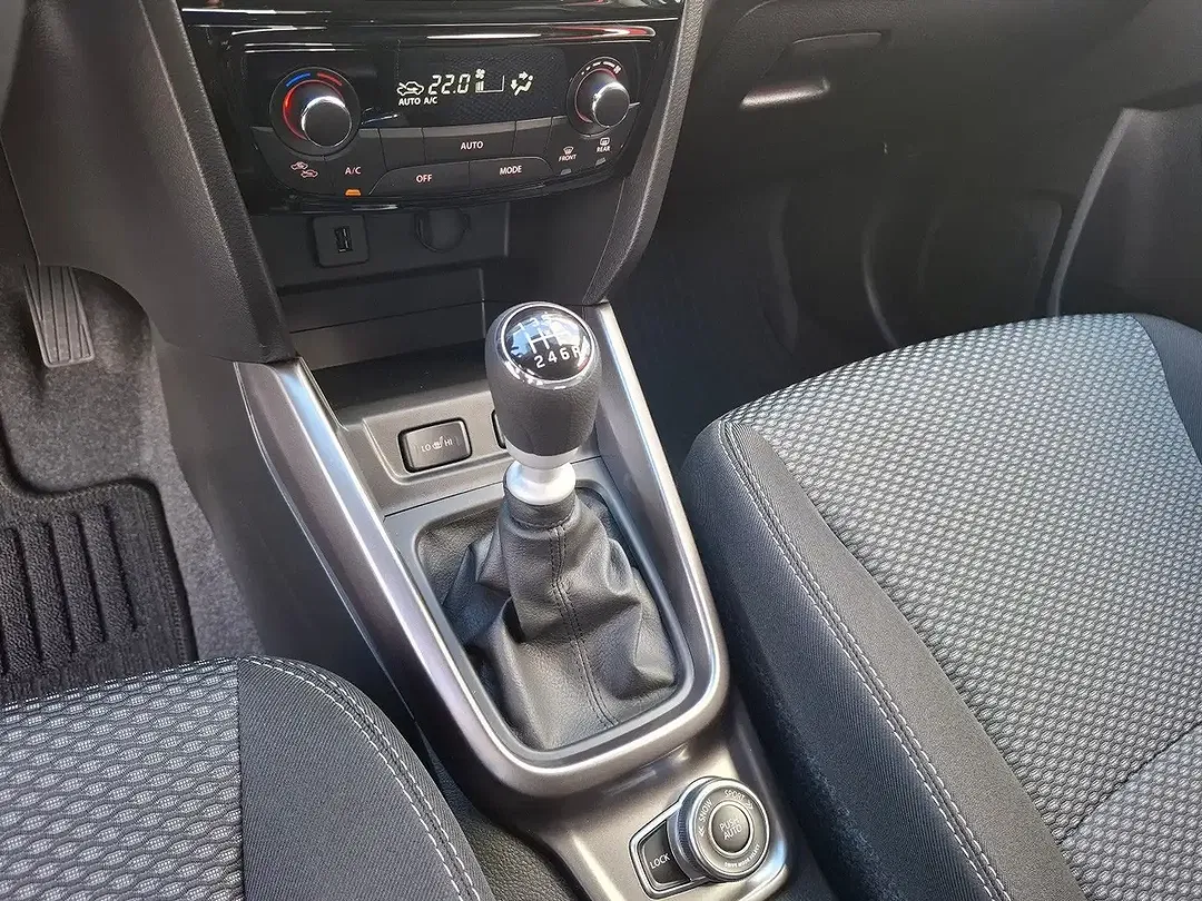 Suzuki Vitara - Thumbnail 12