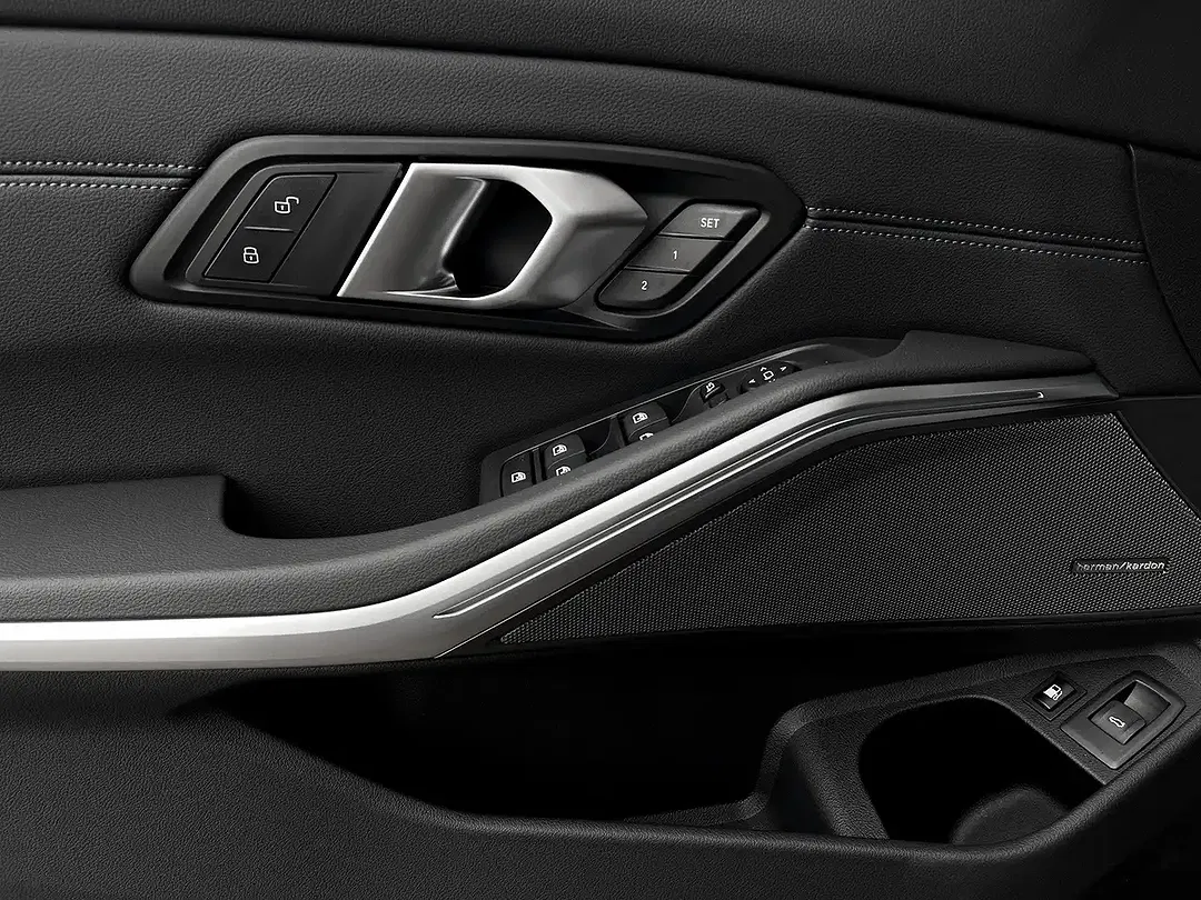 BMW 330 - Thumbnail 13