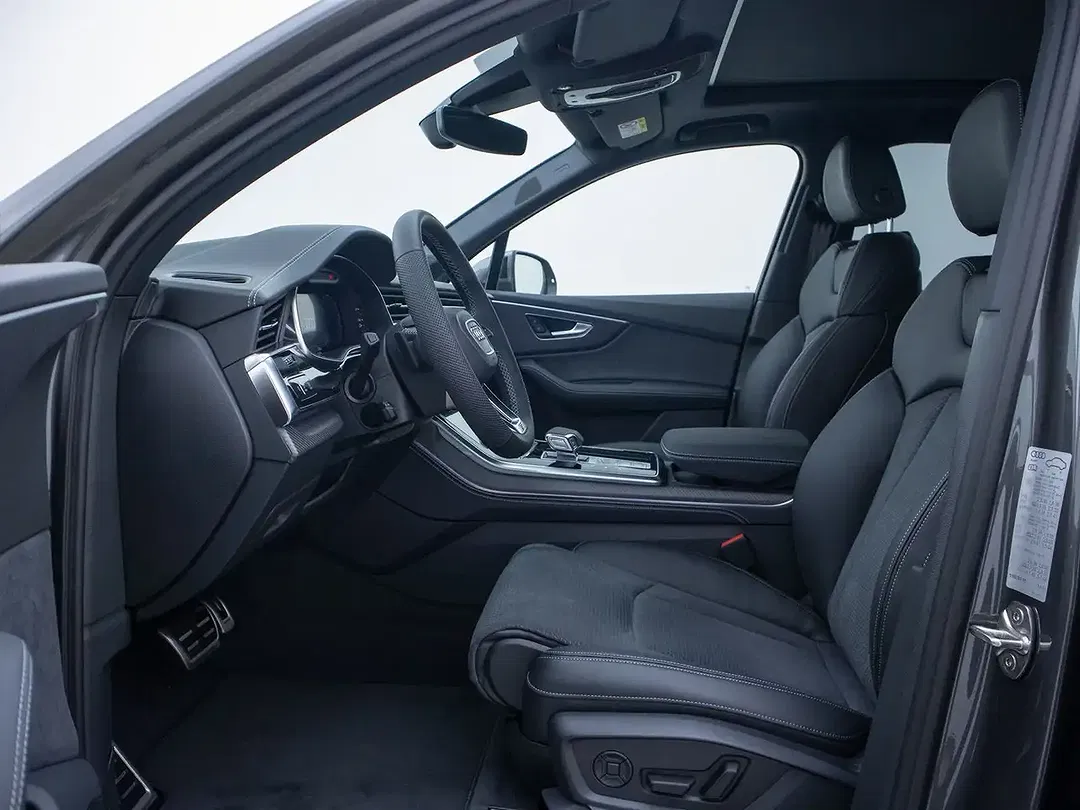 Audi Q7 - Thumbnail 11