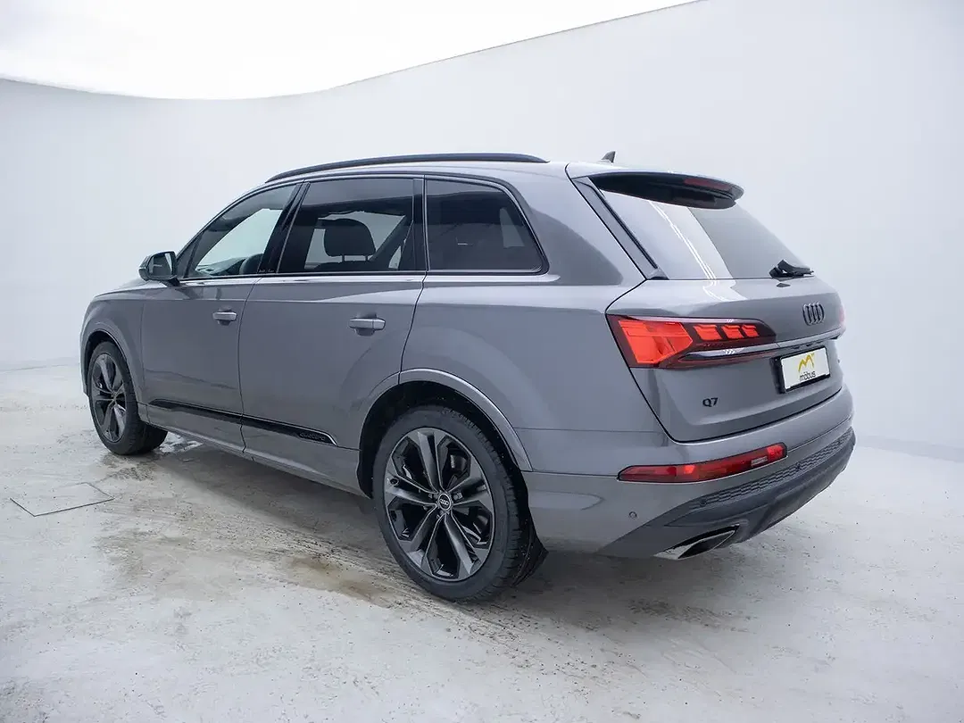 Audi Q7 - Thumbnail 4