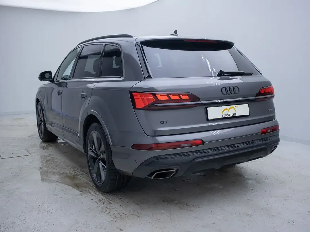 Audi Q7 - Thumbnail 5