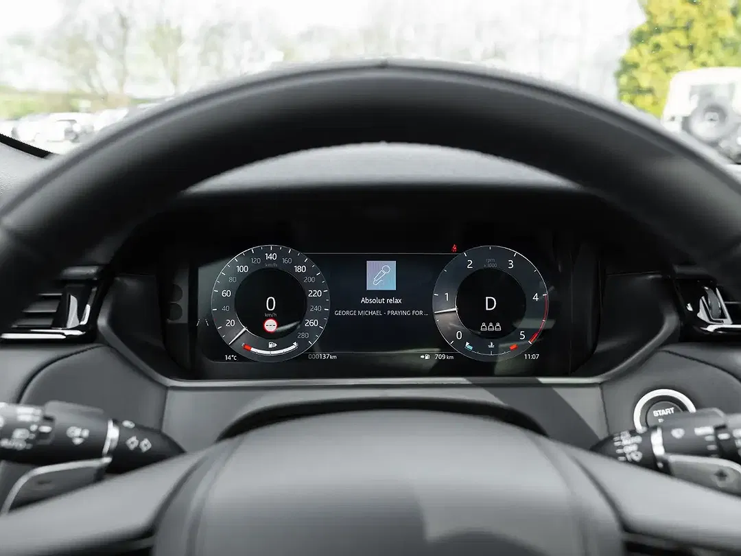 Land Rover Range Rover Velar - Thumbnail 14