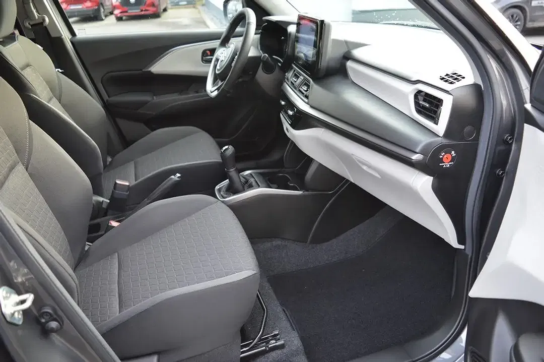 Suzuki Swift - Thumbnail 11