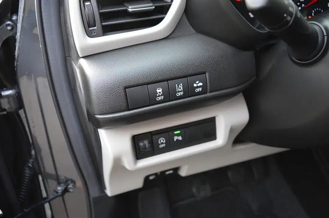 Suzuki Swift - Thumbnail 14