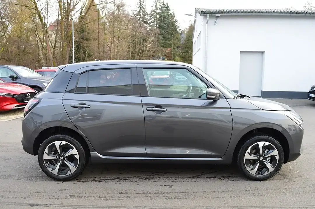 Suzuki Swift - Thumbnail 6