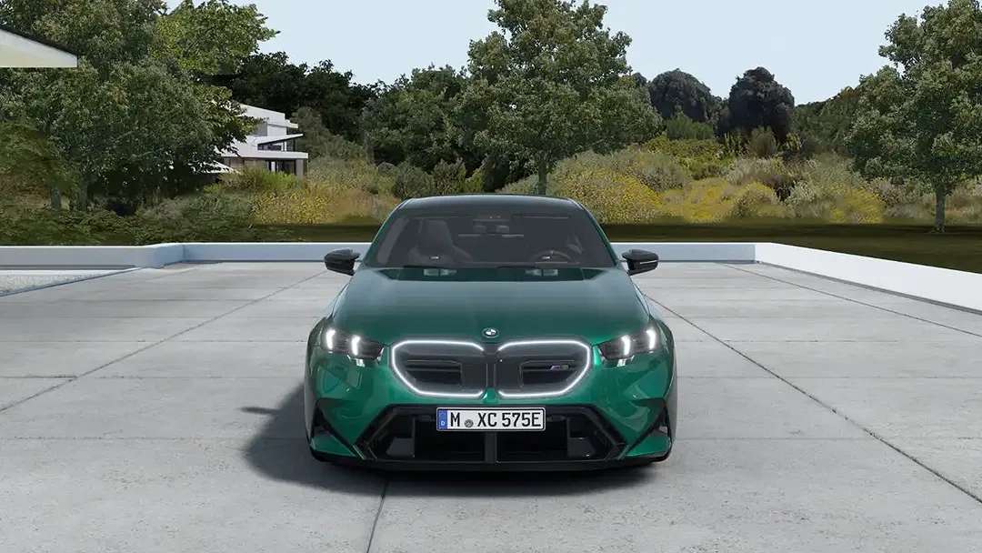 BMW M5 - Thumbnail 3