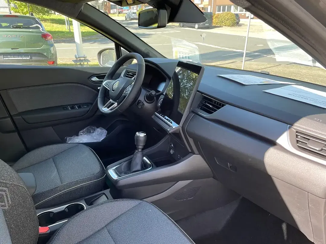 Renault Captur - Thumbnail 8