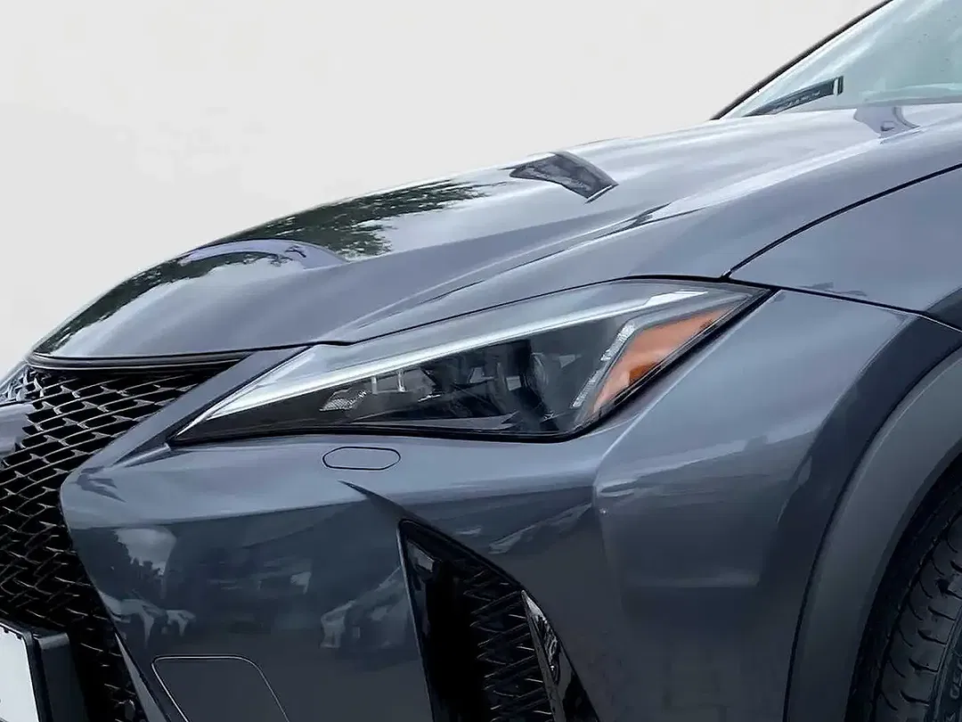 Lexus UX 300h - Thumbnail 14