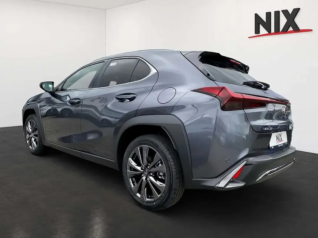 Lexus UX 300h - Thumbnail 2