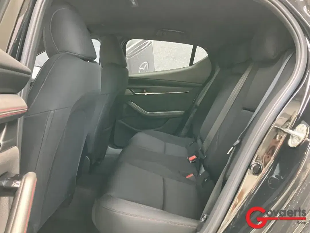 Mazda 3 - Thumbnail 10