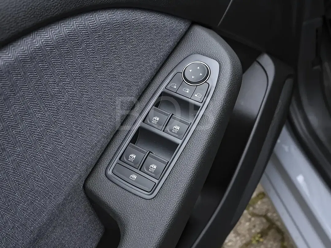 Renault Clio - Thumbnail 11