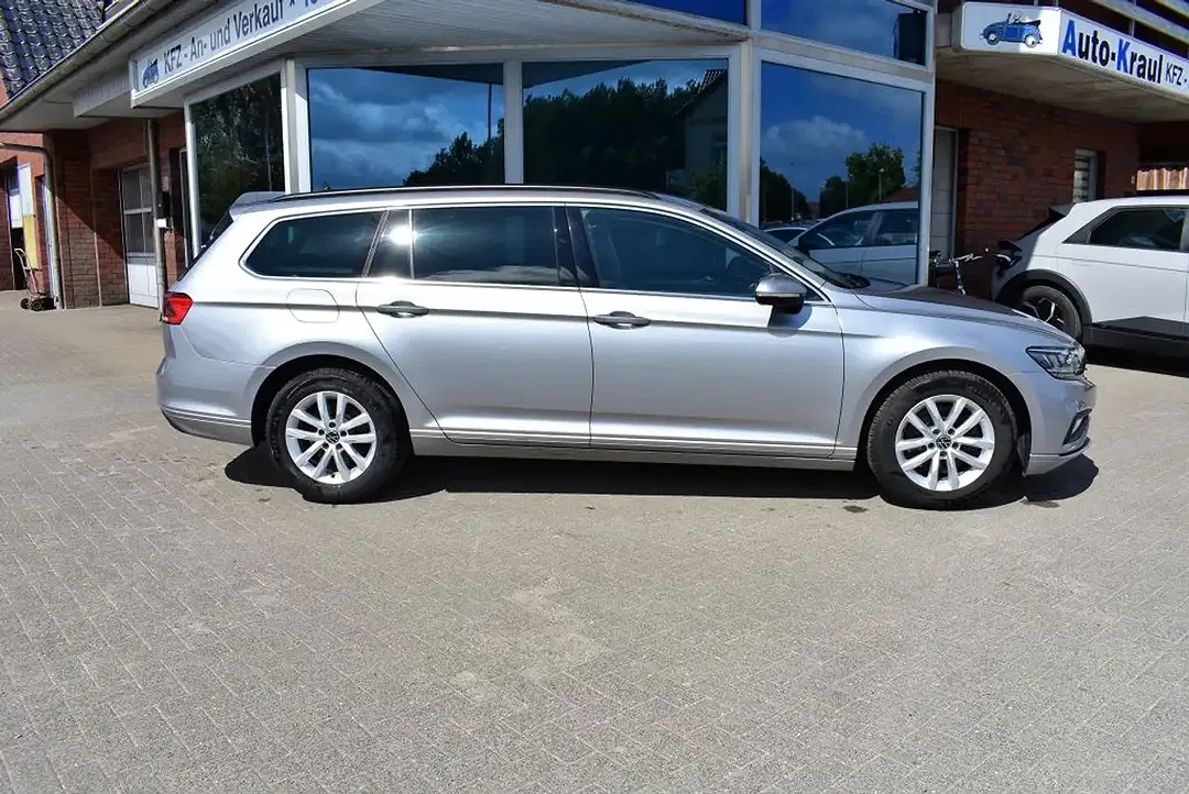 Volkswagen Passat Variant - Thumbnail 2