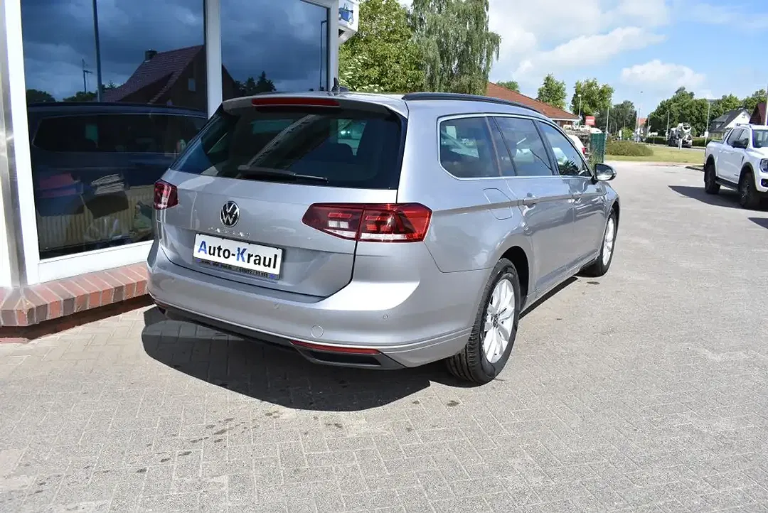 Volkswagen Passat Variant - Thumbnail 3