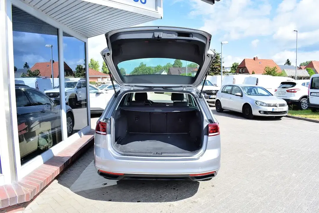 Volkswagen Passat Variant - Thumbnail 4