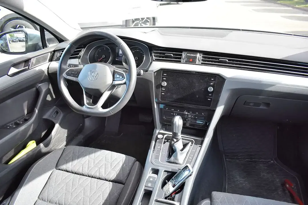 Volkswagen Passat Variant - Thumbnail 6
