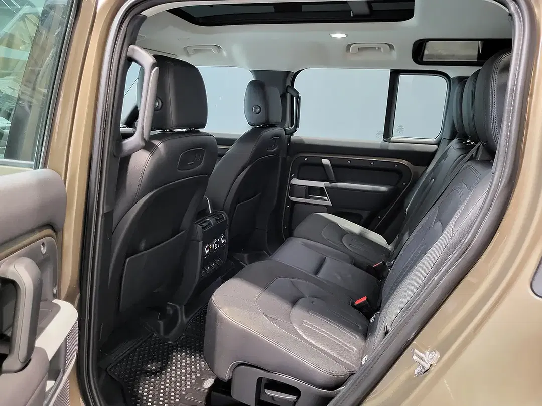 Land Rover Defender - Thumbnail 11