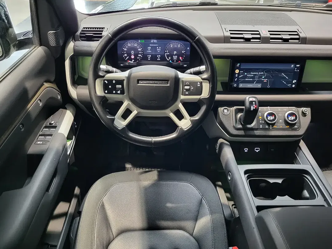 Land Rover Defender - Thumbnail 14