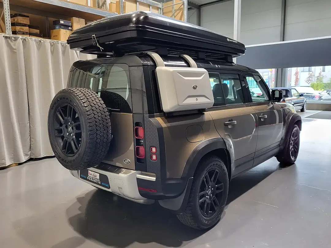 Land Rover Defender - Thumbnail 5