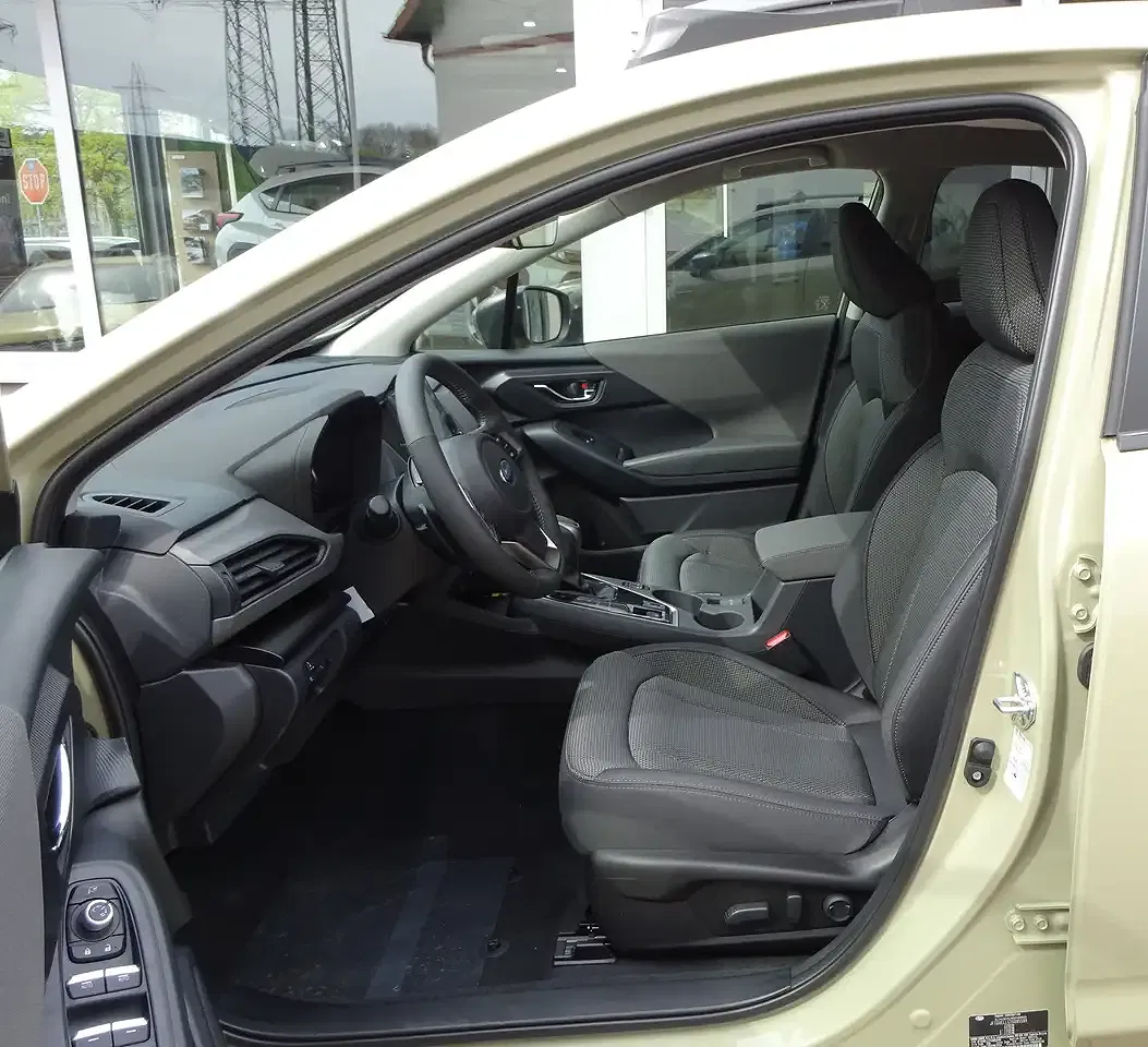 Subaru Crosstrek - Thumbnail 11