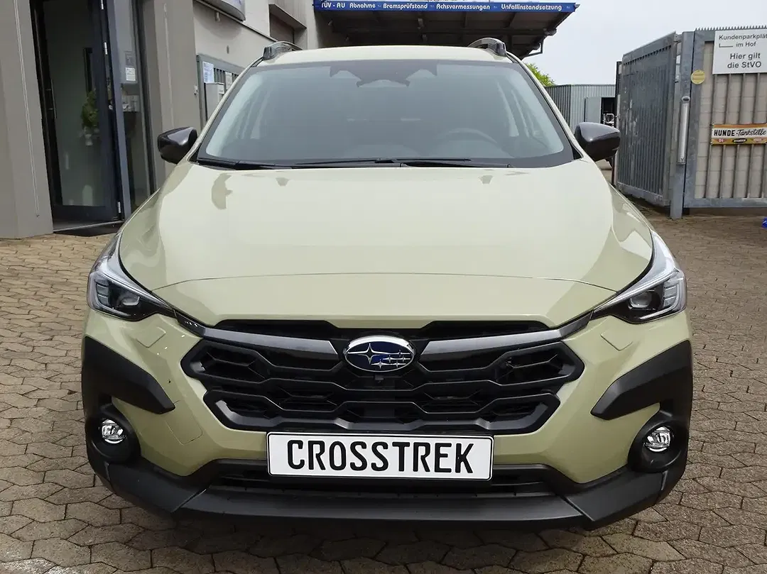 Subaru Crosstrek - Thumbnail 2