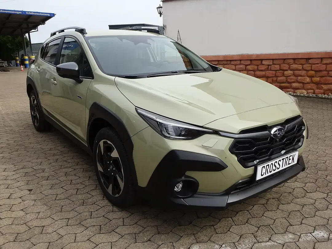 Subaru Crosstrek - Thumbnail 3