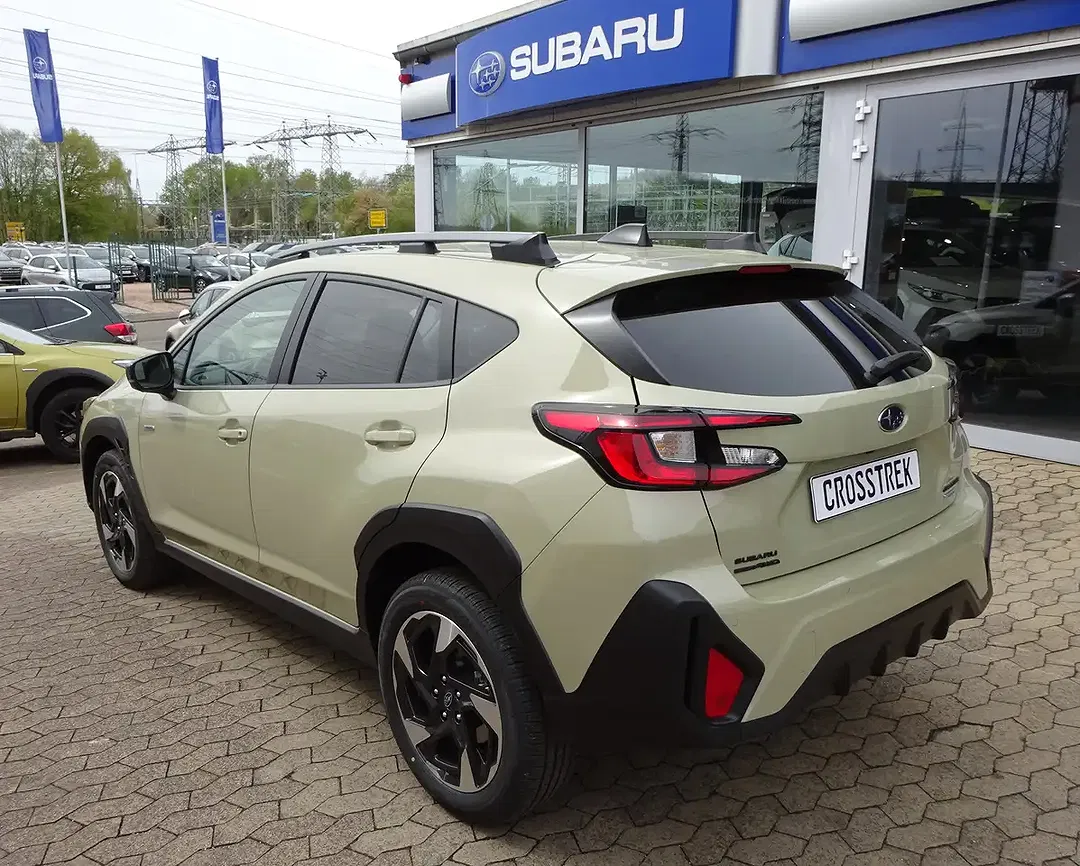 Subaru Crosstrek - Thumbnail 4