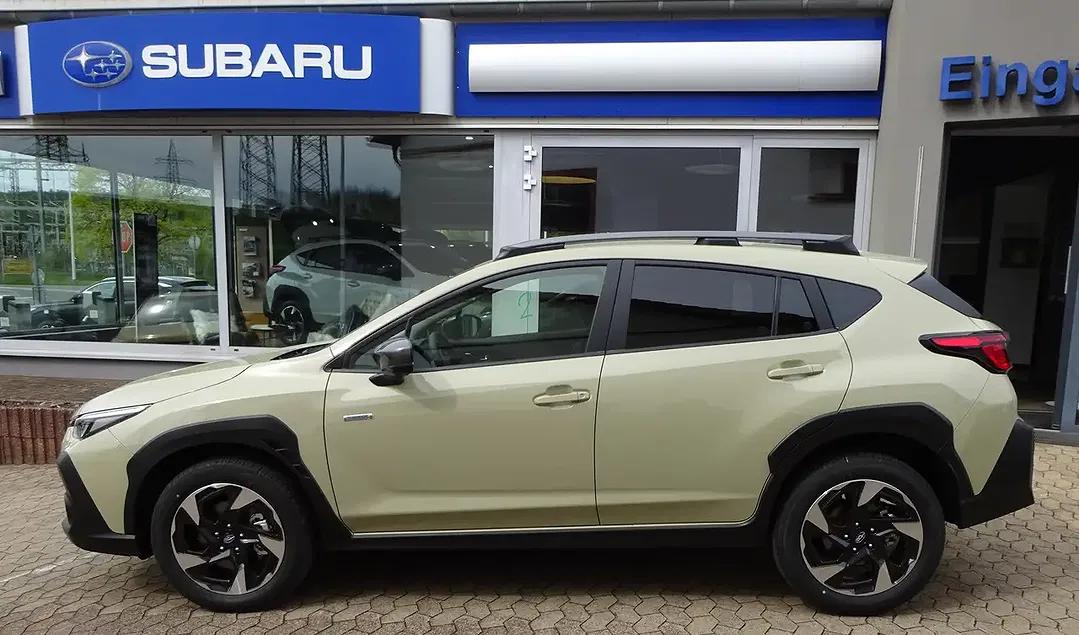 Subaru Crosstrek - Thumbnail 5