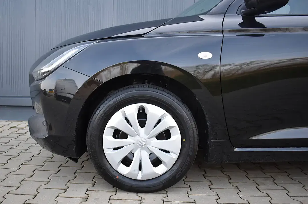 Suzuki Swift - Thumbnail 5