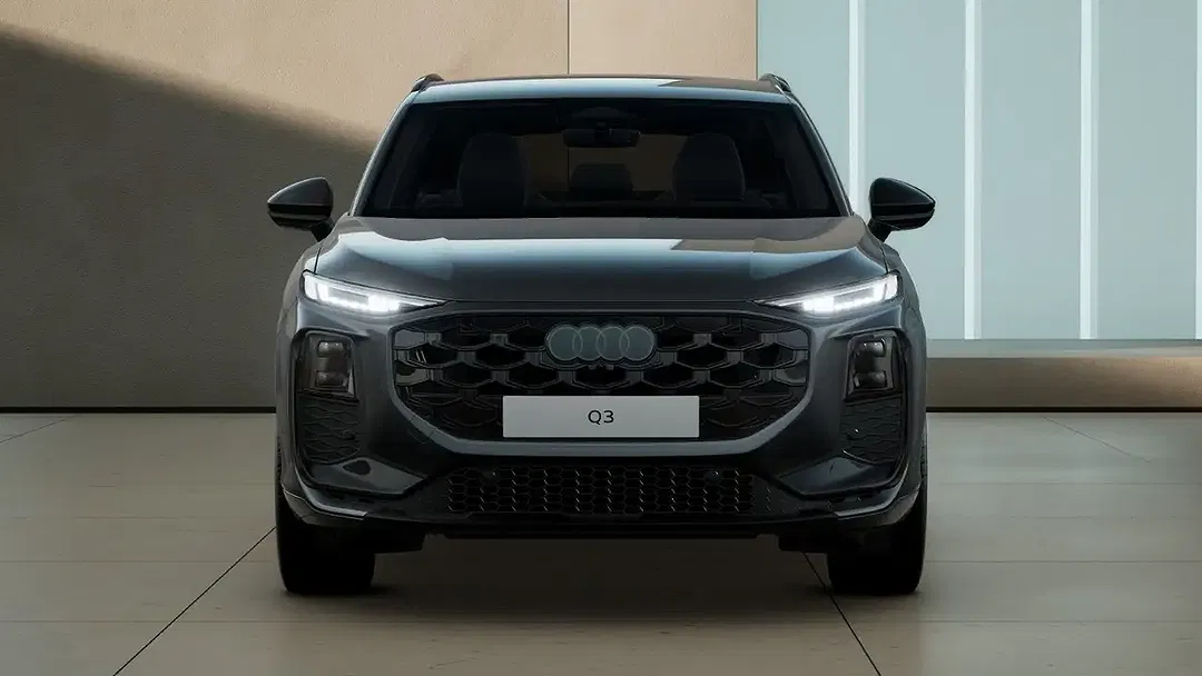 Audi Q3 - Thumbnail 3