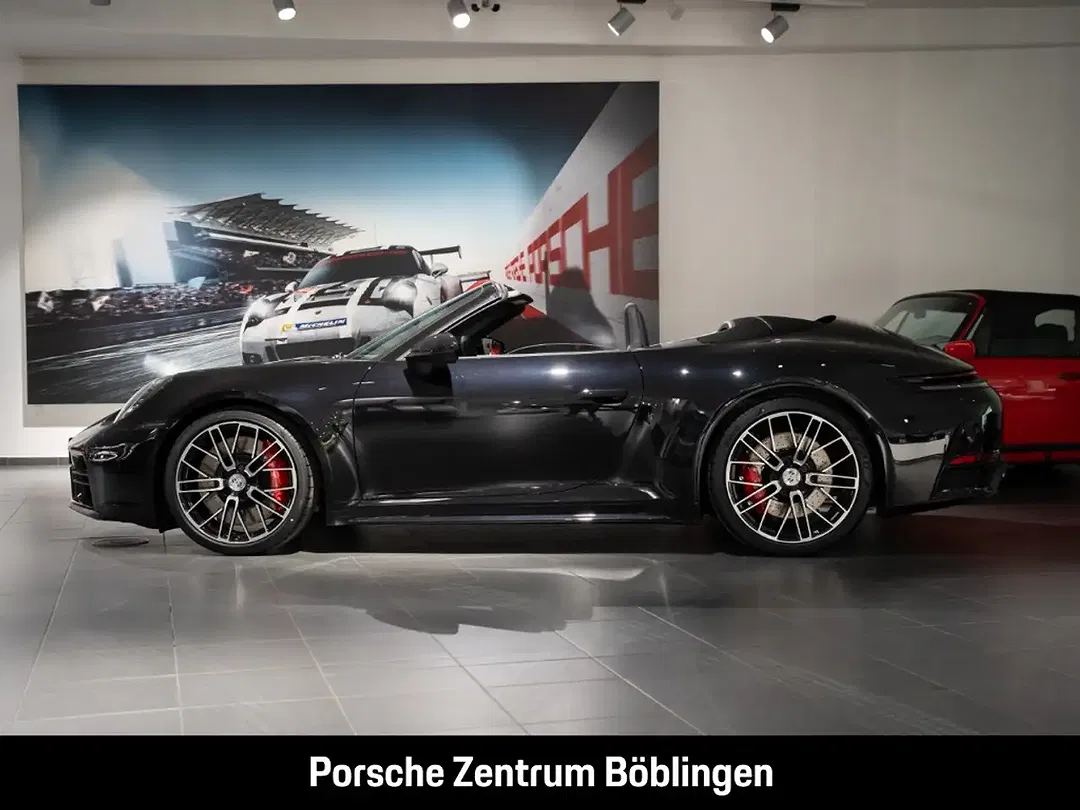 Porsche 992 - Thumbnail 2