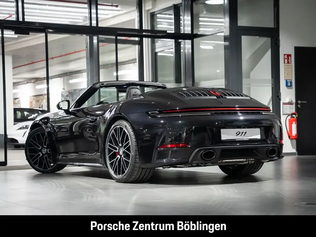 Porsche 992 - Thumbnail 3