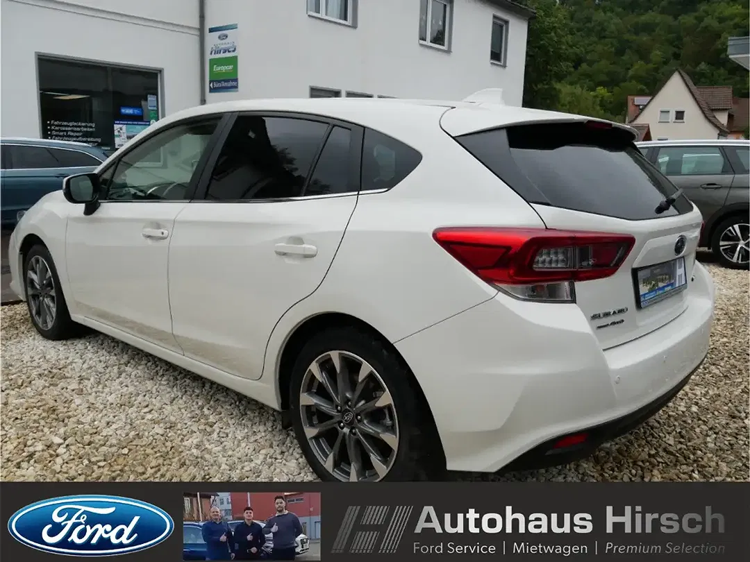 Subaru Impreza - Thumbnail 4