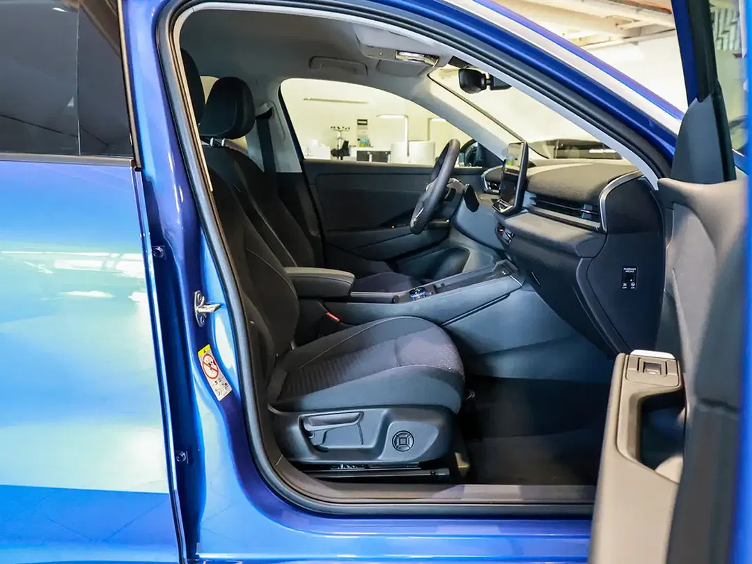 Volkswagen T-Roc - Thumbnail 2