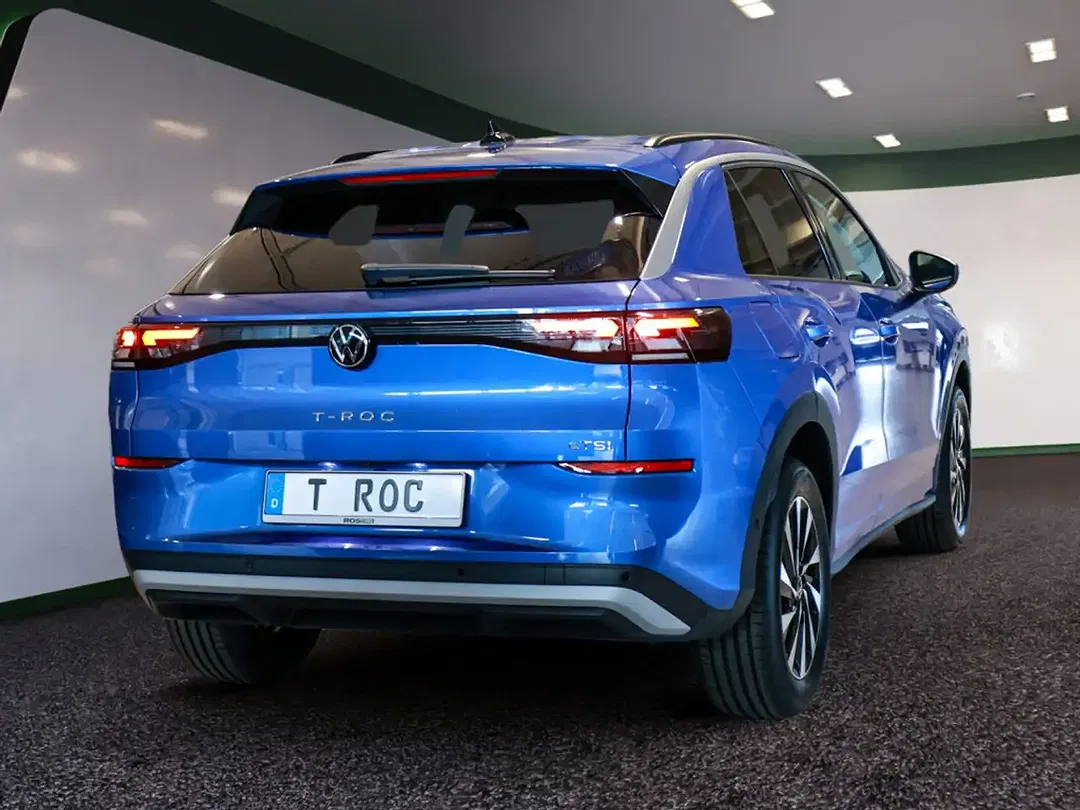 Volkswagen T-Roc - Thumbnail 3