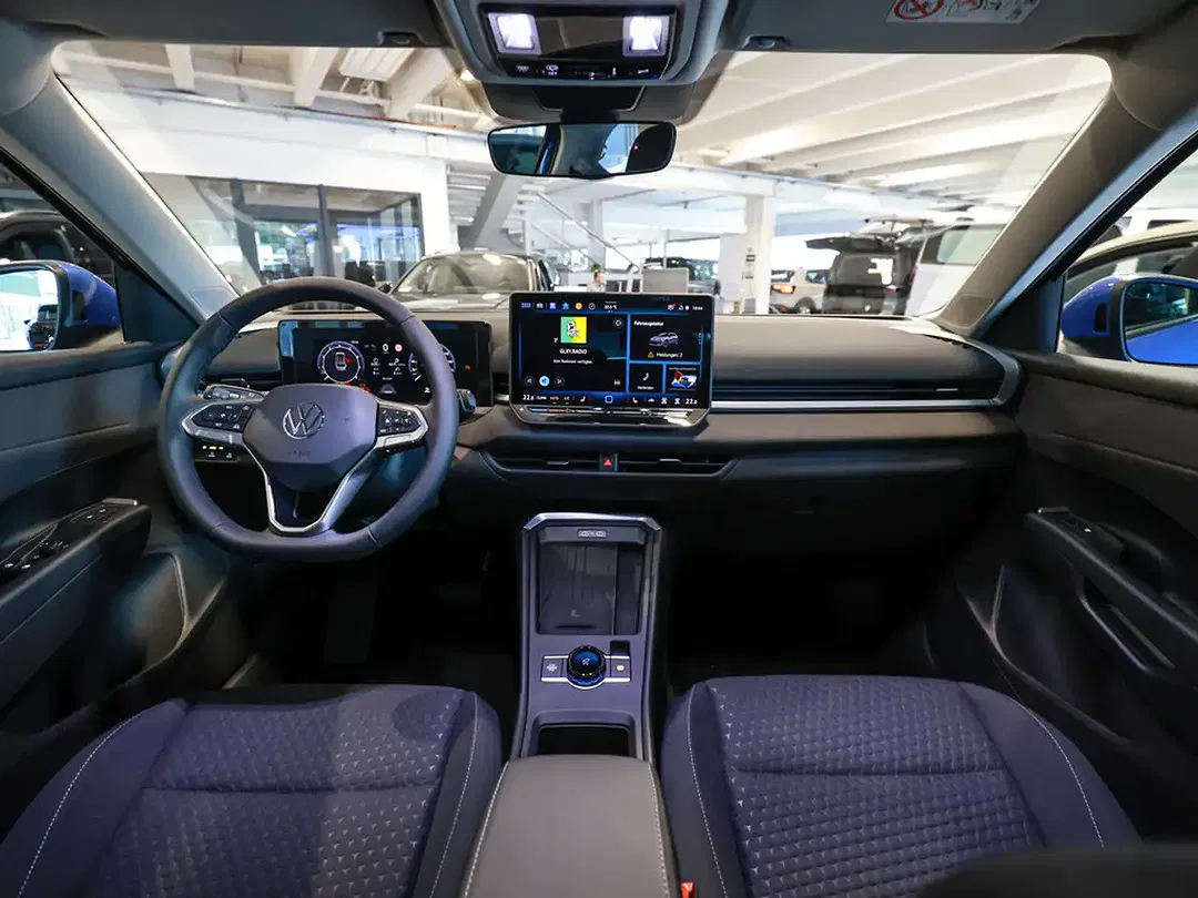 Volkswagen T-Roc - Thumbnail 8