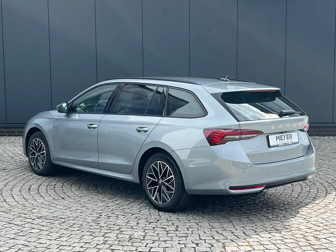 Skoda Octavia - Thumbnail 2