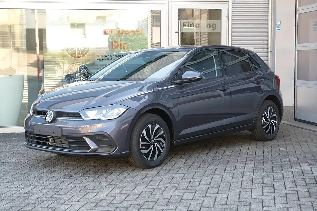 Volkswagen Polo - Thumbnail 1