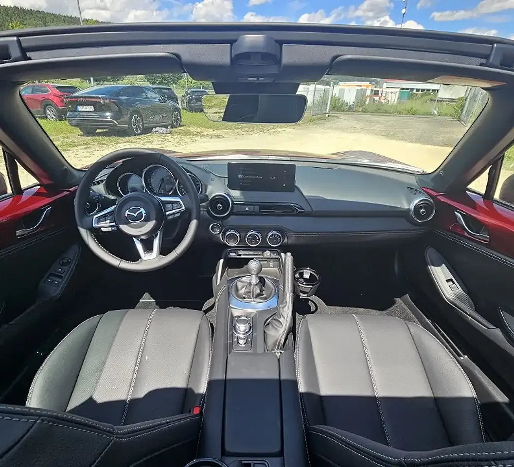 Mazda MX-5 - Thumbnail 10