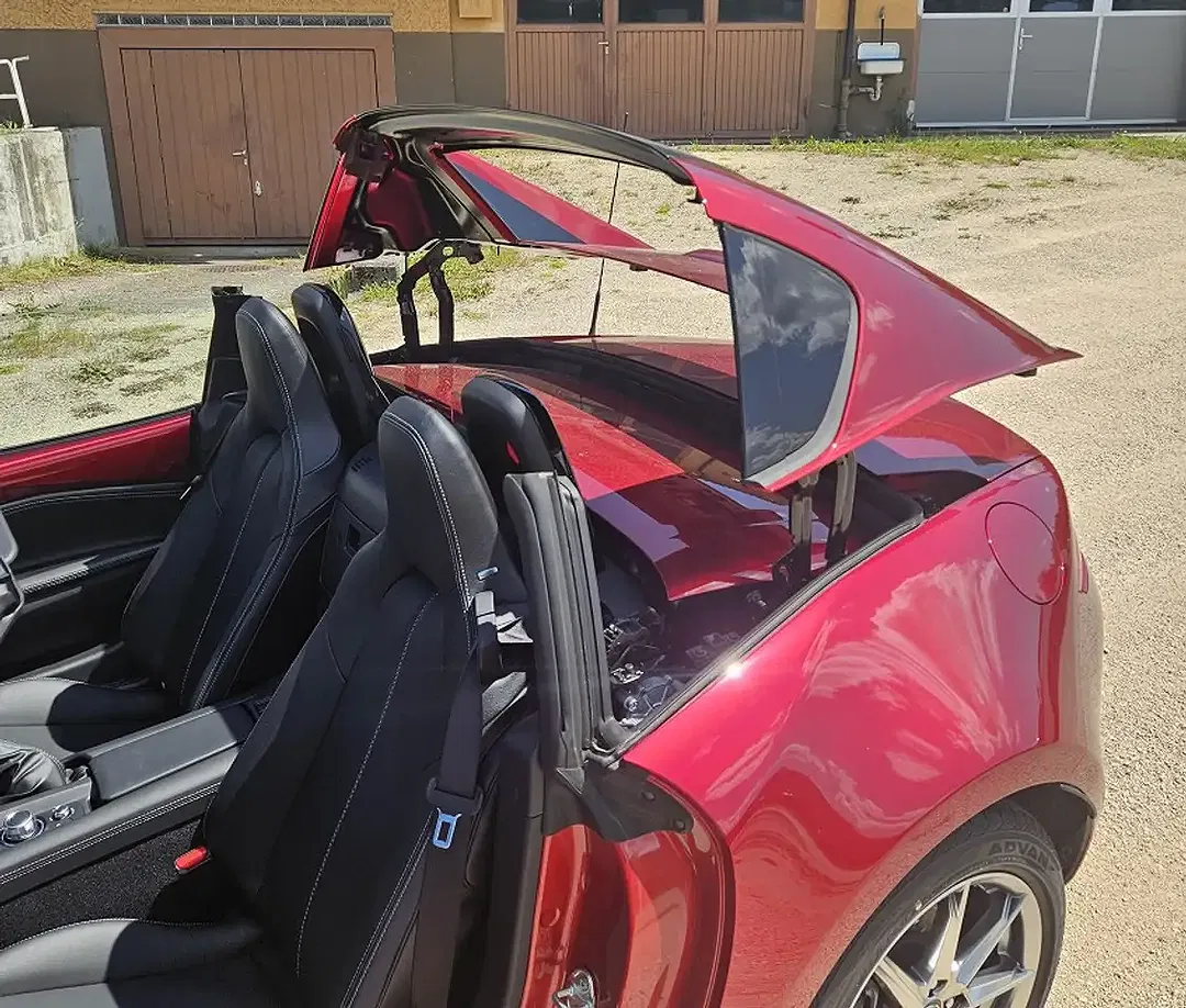 Mazda MX-5 - Thumbnail 12