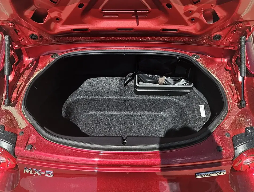 Mazda MX-5 - Thumbnail 15